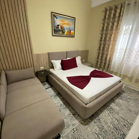 Kevin'S Lungomare Apartment Vlore Luaran gambar