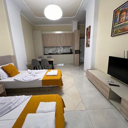Kevin'S Lungomare Apartment Vlore Luaran gambar