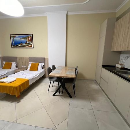 Kevin'S Lungomare Apartment Vlore Luaran gambar