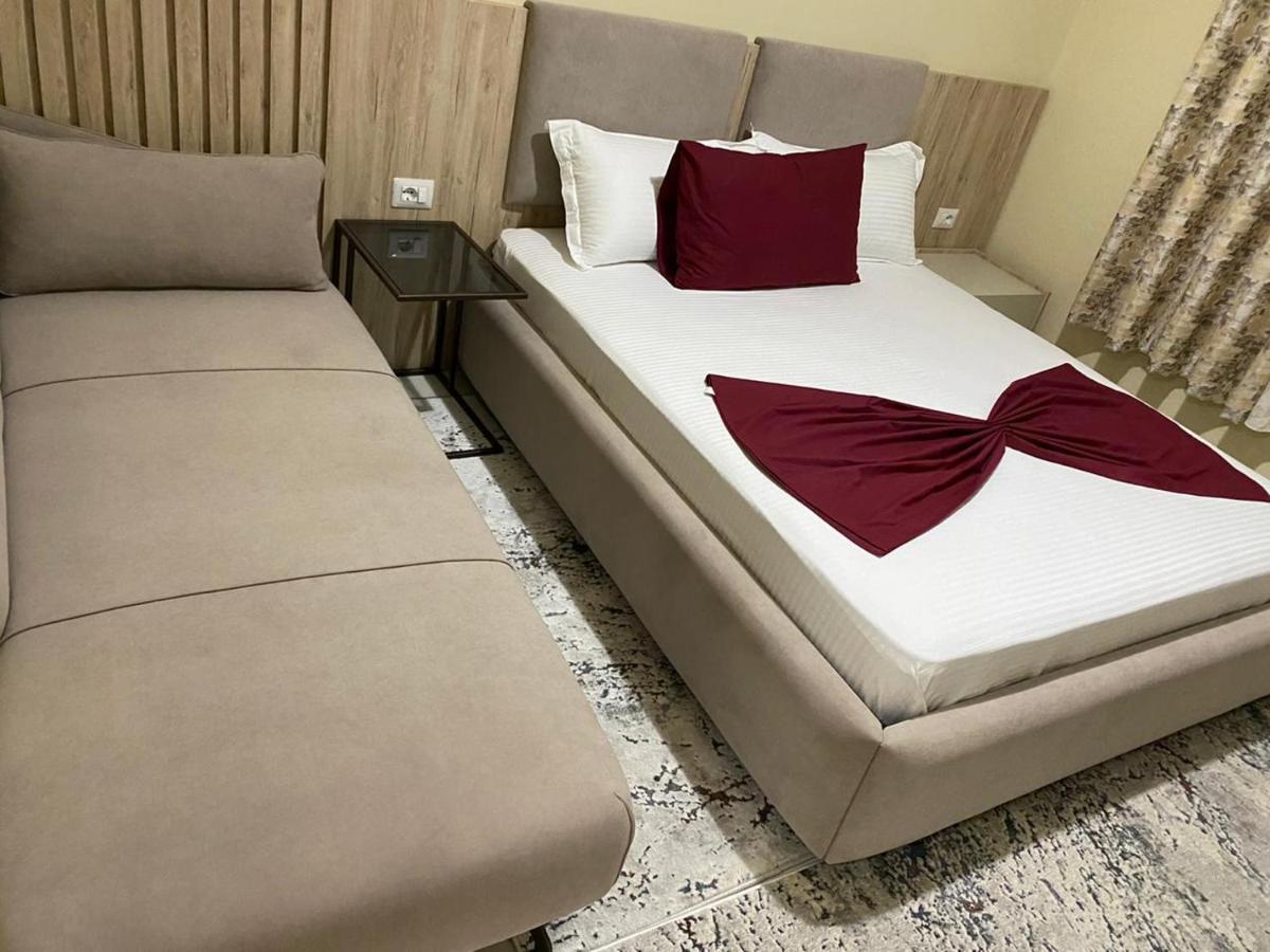Kevin'S Lungomare Apartment Vlore Luaran gambar