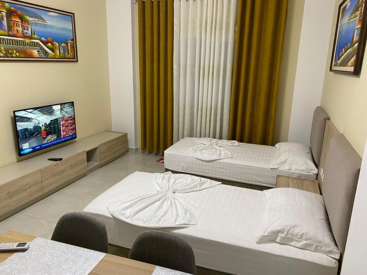 Kevin'S Lungomare Apartment Vlore Luaran gambar
