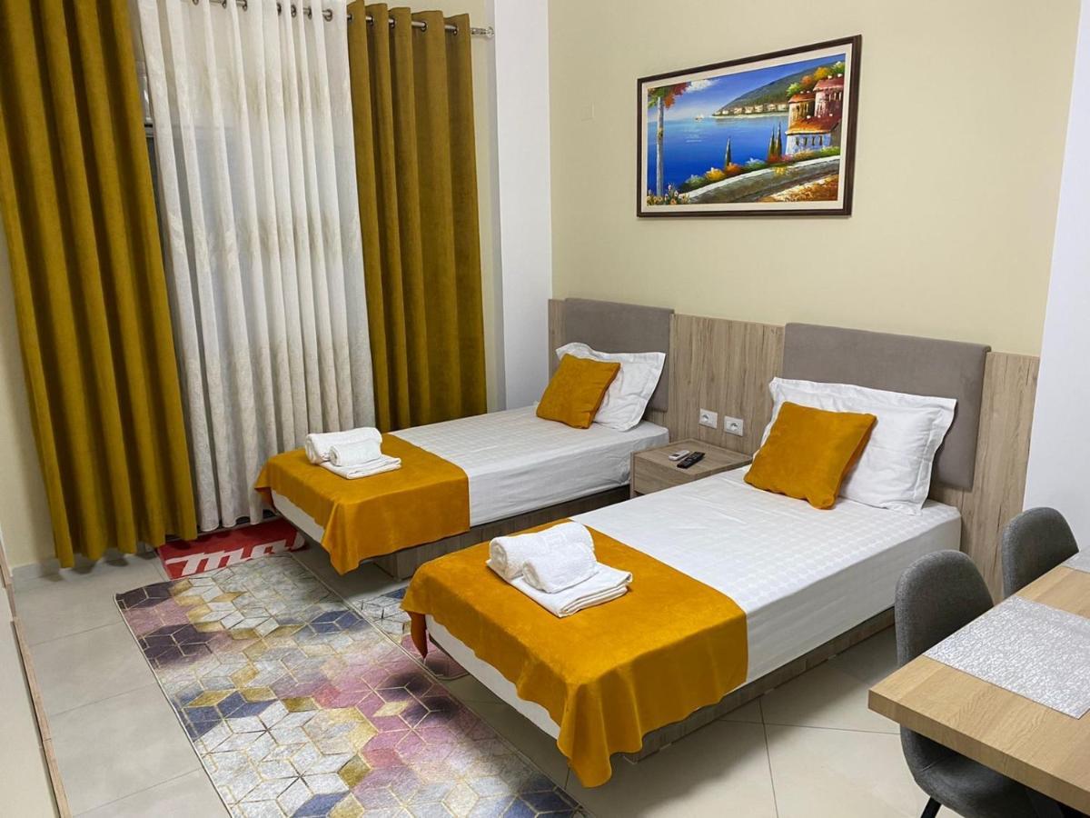 Kevin'S Lungomare Apartment Vlore Luaran gambar